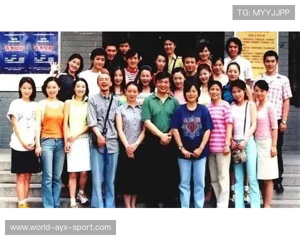 同班同老师，成绩却差距悬殊？人民日报这样说，同班同学一起补课好吗