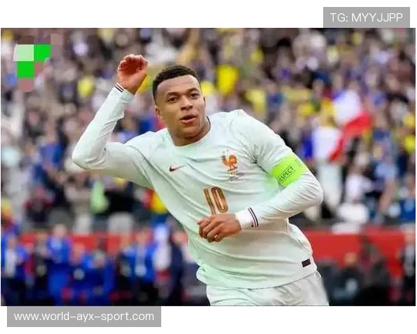 特鲁宾在门线上单手托出姆巴佩近距离必进头球