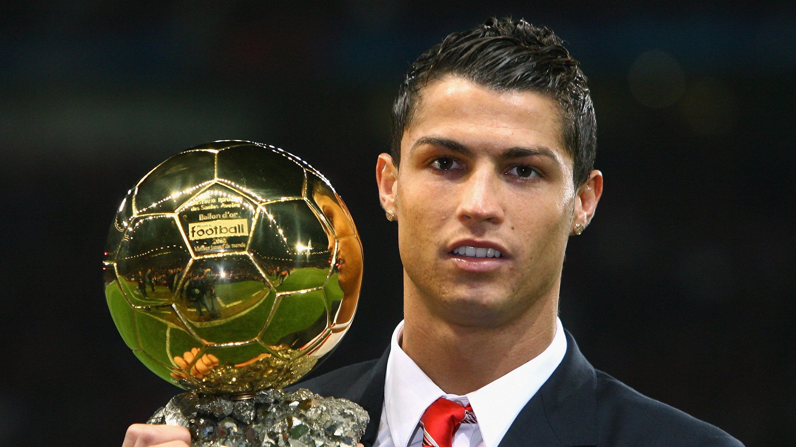 AYX SPORTS-2平8负！英超主帅下课，或成国足主帅新目标，曾带领海港夺冠，英超主教练名单